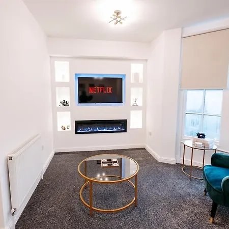 Maxwell View-luxury 2 Bedroom Apartment-free Private Gated Parking On-site Lägenhet