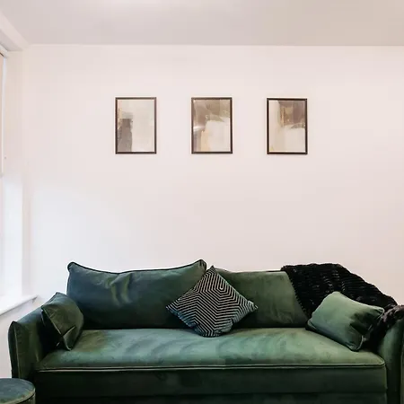 Maxwell View-luxury 2 Bedroom Apartment-free Private Gated Parking On-site Lägenhet