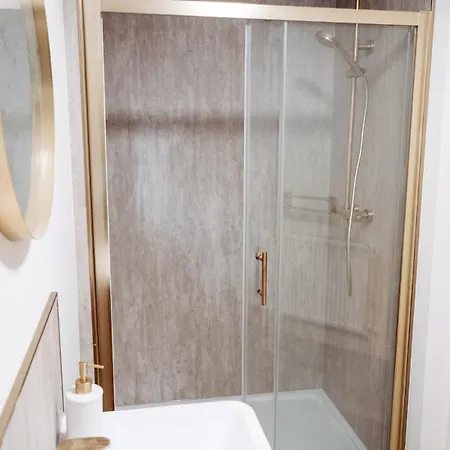 Lägenhet Maxwell View-luxury 2 Bedroom Apartment-free Private Gated Parking On-site Scarborough