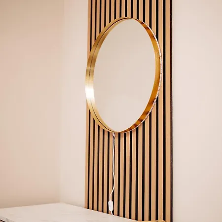 Maxwell View-luxury 2 Bedroom Apartment-free Private Gated Parking On-site