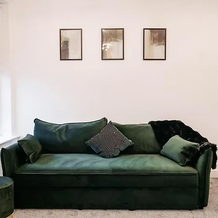 Maxwell View-luxury 2 Bedroom Apartment-free Private Gated Parking On-site