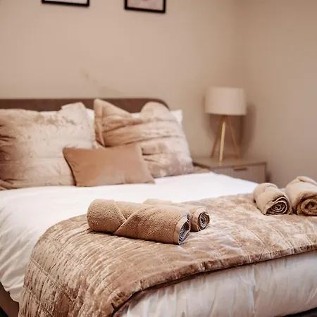 Maxwell View-luxury 2 Bedroom Apartment-free Private Gated Parking On-site Lägenhet Scarborough