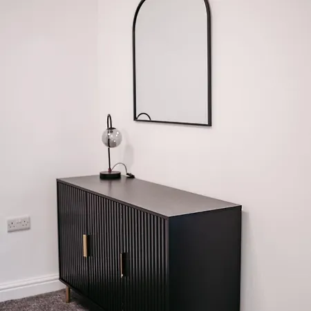 Maxwell View-luxury 2 Bedroom Apartment-free Private Gated Parking On-site Lägenhet